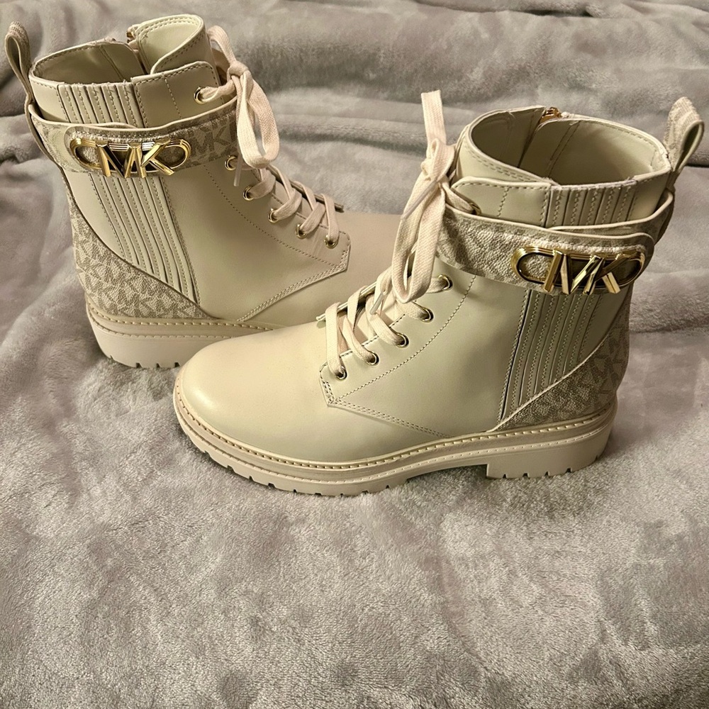 MICHAEL KORS BOOTS